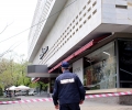 Сигнал за бомба затвори Универсалния магазин, отцепиха наоколо