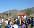 Мъглиж отново е пръв: Багери събарят 32 незаконни ромски къщи край Подбалканската магистрала - фоторепортаж