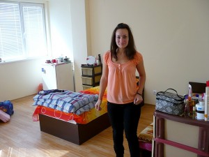 Четвъртокурсничката в Тракийския университет Кристина е доволна от добрите условия в новото студентско общежитие, където е настанена.