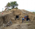 Ритуални есхари и амфори бяха открити в могилата край Бузовград 