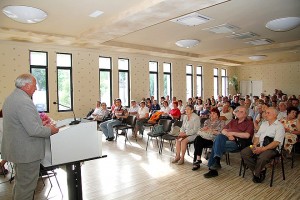 Момент от представянето на книгата в конферентната зала на хотел "Верея".