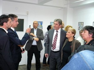Много бяха желаещите да се снимат с президента Първанов в новооткрития клуб