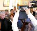 Живко Тодоров изчака час на опашката сред съграждани, преди да гласува