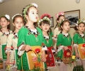 Лазарки от ЦДГ № 35 „Свобода“ пяха и танцуваха за общинарите в Стара Загора
