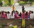Деца засадиха магнолии в Стара Загора по примера на Методий Кусев