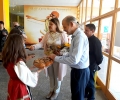 Дарители на красота гостуваха в старозагорско училище