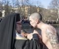 21-годишен студент извади Богоявленския кръст от езерото в Стара Загора