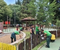 Доброволци почистиха и облагородиха градинка в Стара Загора