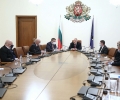 Онлайн обучението в 5-12 клас и на студентите остава до 31 януари