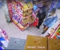 Задържаха двама за кражби от денонощен магазин в Казанлък, издирват трети