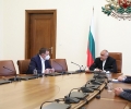 Ситуацията с коронавируса и натискът върху болниците са под контрол, очакват се нови количества ваксини