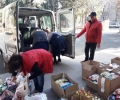 Родители и деца даряват продукти от първа необходимост на нуждаещи се възрастни в Стара Загора