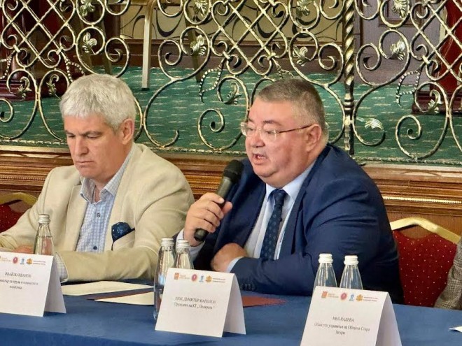 Президентът на КНСБ Пламен Димитров и социалният министър Ивайло Иванов